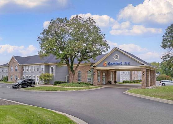 Comfort Inn Plainwell 1