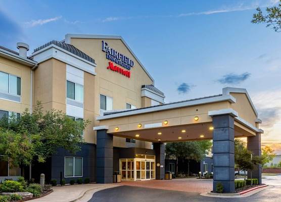 Fairfield Inn & Suites by Marriott Edmond 1