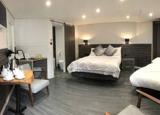 Canal Cottages 1