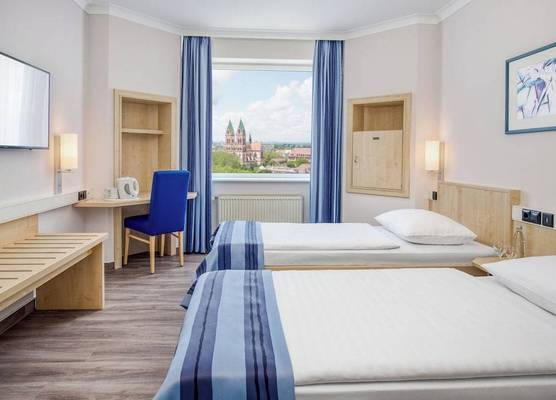 Hotel Freiburg City Center by Leonardo Hotels 1