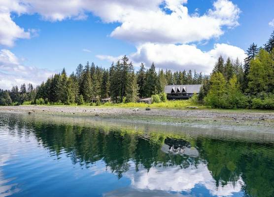 Glacier Bay Lodge 1