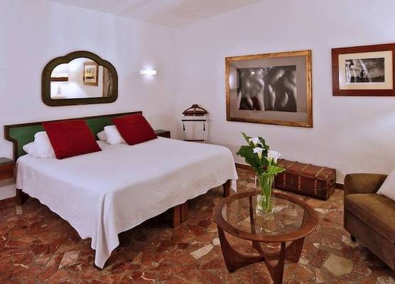 Hotel Punta Sur 1