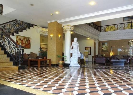 The Grand Palace Hotel Malang 1