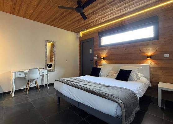 Bio-Motel 1