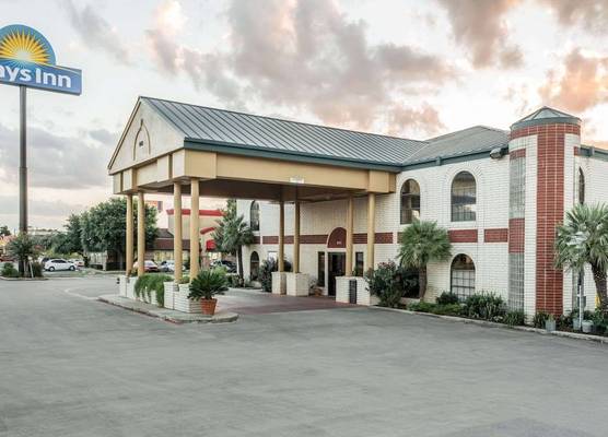 Days Inn by Wyndham New Braunfels 1