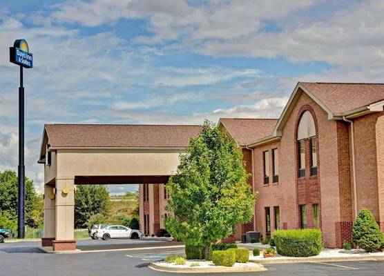 Days Inn & Suites by Wyndham Louisville SW 1