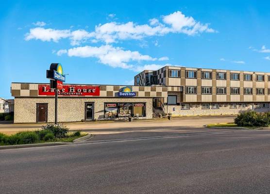 Days Inn by Wyndham Sylvan Lake 1
