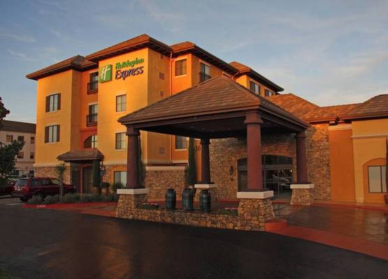 Holiday Inn Express & Suites EL DORADO HILLS by IHG 1