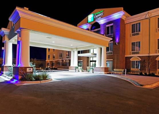 Holiday Inn Express & Suites OZONA by IHG 1
