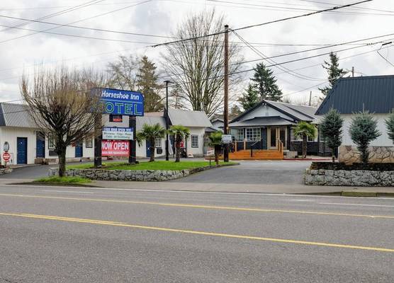 Horseshoe inn 1