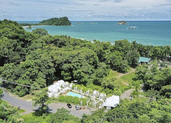 Igloo Beach Lodge 1