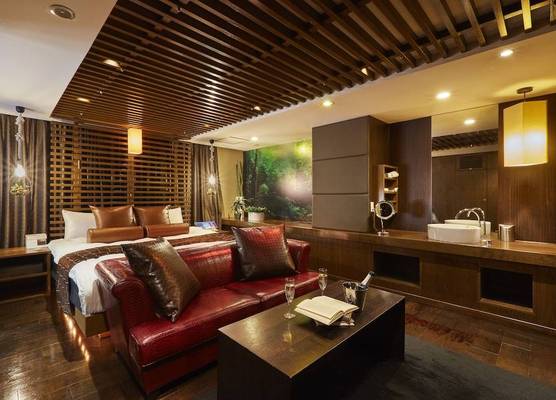 HOTEL LOVE 1