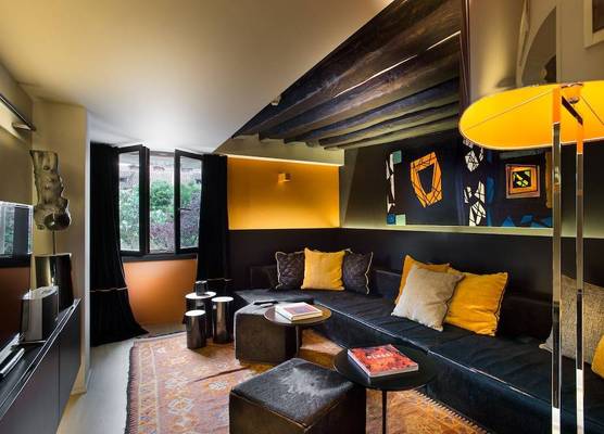 Charming House DD724 1