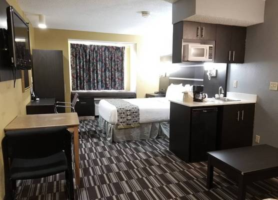 Microtel Inn & Suites by Wyndham Riverside 1