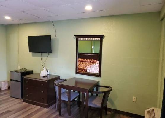 Trailway Motel 1
