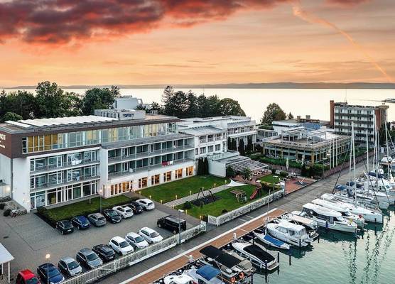 Hotel Yacht Wellness & Business 1