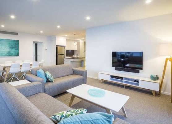 Boardwalk Burleigh Beach - Official 1