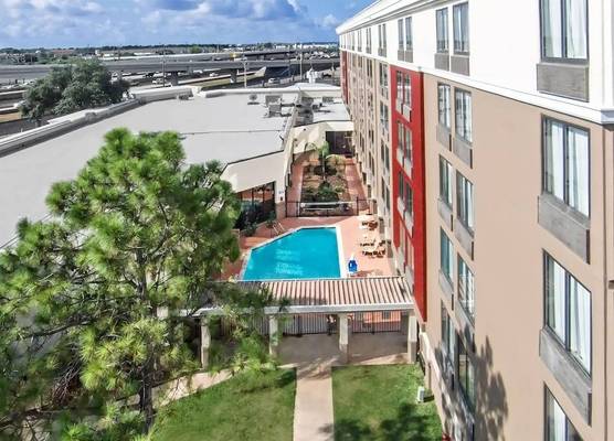 Wyndham Houston Sugarland 1