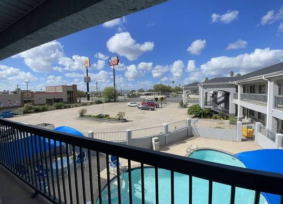 Texas Inn La Feria 1
