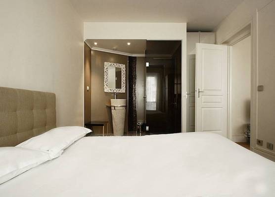 BRIDGESTREET CHAMPS ELYSEES 1
