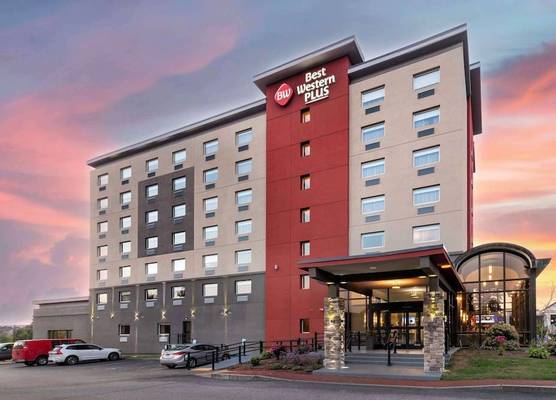 Best Western Plus Landmark Inn 1