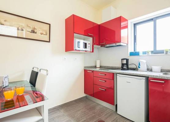 Apartamento A Francos Artist Painting 1 1