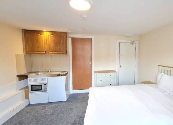 Grace Apartments - Living Rock 1
