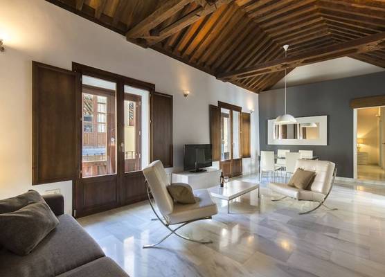 tuGuest Elvira Suites 1