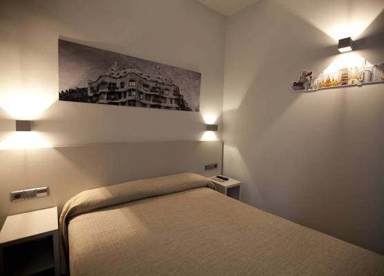 Hotel Ciutat De Sant Adria 1
