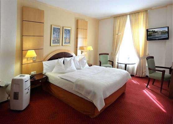 Hotel am Kochbrunnen 1