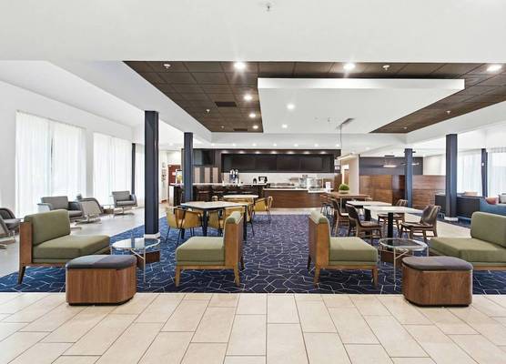 Courtyard by Marriott Columbus 1