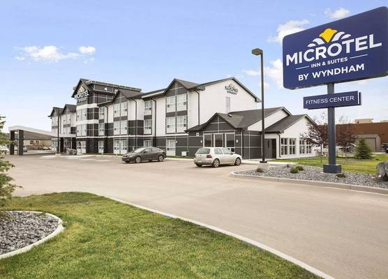 Microtel Inn & Suites by Wyndham Blackfalds 1