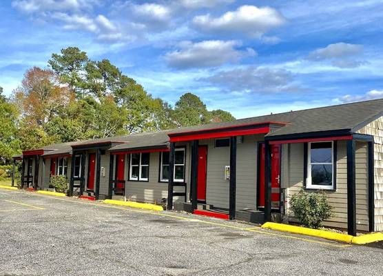 Whistling Pines - Daily & Extended Stay, Elizabeth City 1