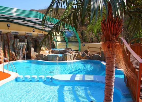 Cardigan Bay Holiday Park 1
