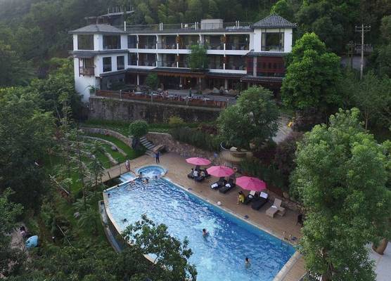 Yangshuo Li River Resort 1