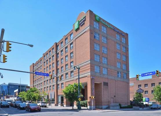 Holiday Inn Express & Suites BUFFALO DOWNTOWN - MEDICAL CTR by IHG 1