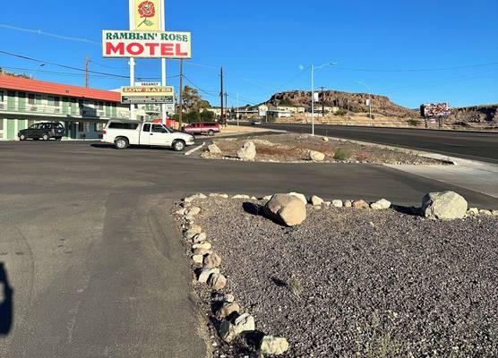 Ramblin Rose Motel 1