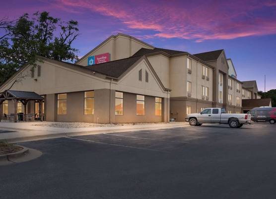 SureStay Plus Hotel by Best Western Coralville Iowa City 1