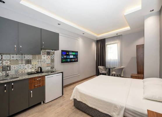 Comfort Suites Hotel 1