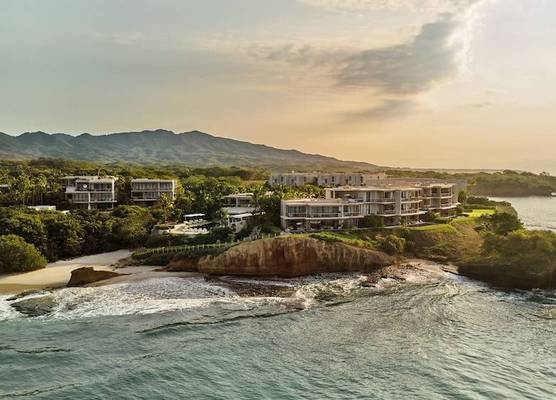 Susurros del Corazón, Auberge Collection 1