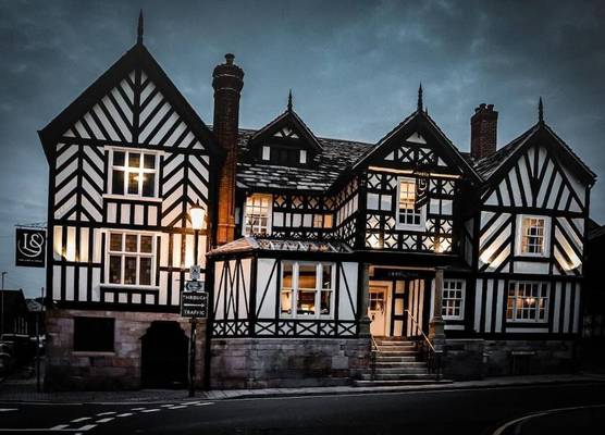 Lion & Swan Hotel 1