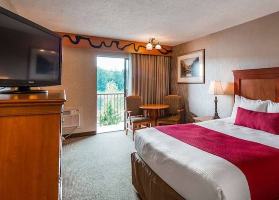 Best Western Plus Rivershore Hotel 1