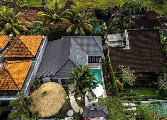 Moonlight EVDEkimi - Stylish 2BR escape with Tropical garden and Pool 1