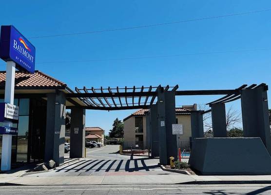Baymont by Wyndham Bakersfield 1