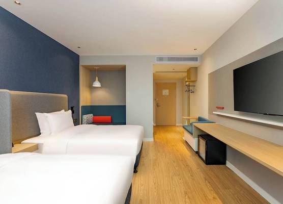 Holiday Inn Express Wuxi East Station by IHG 1