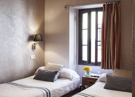 AinB Las Ramblas-Guardia Apartments 1