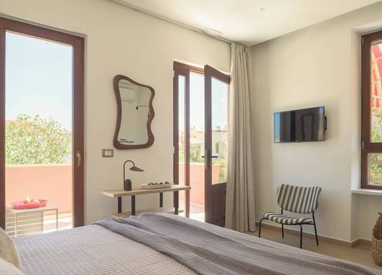 Spartacus Garden Boutique Suites 1