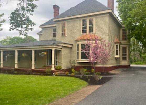 210 Main St 1