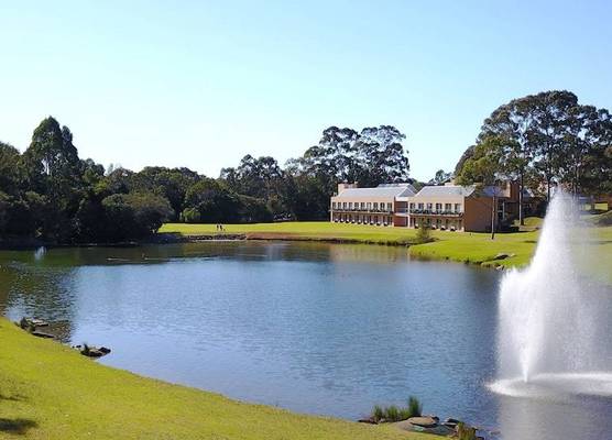 Lakeside Hotel and Conference Centre 1