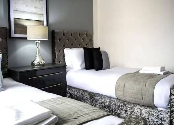 2 Bedroom Heron Apt Leamington Spa 1